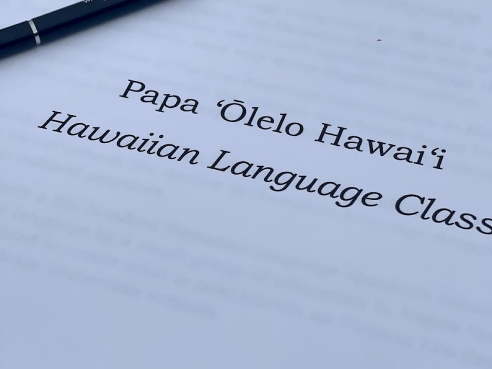 A document that reads "Papa Oelo Hawaii, Hawaiian Language Class"