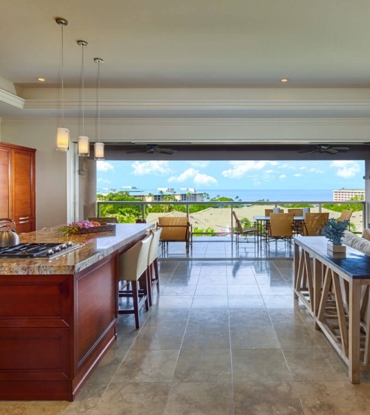 Stay - Hol'lei Villas - Kitchen and Lanai