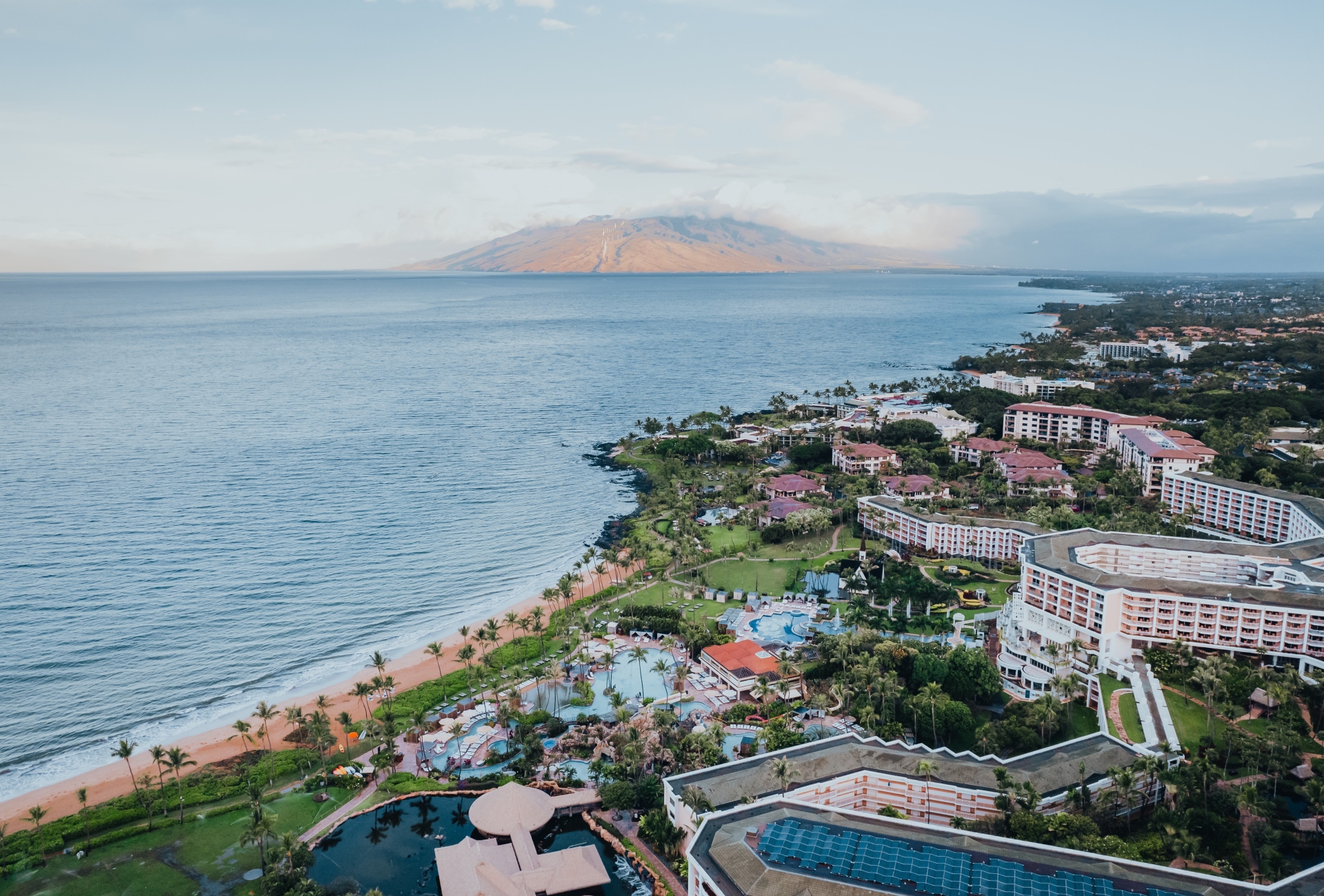 hero of water and west maui mountains